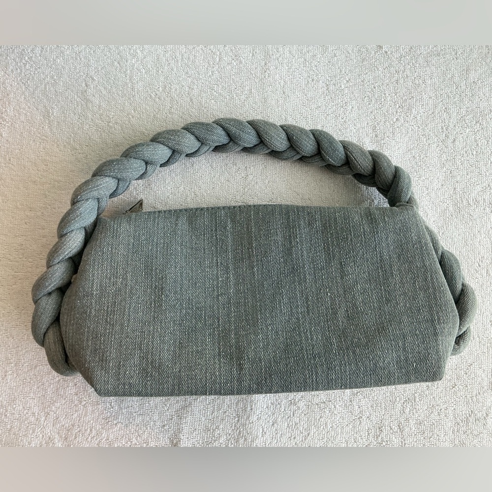 Elegant Gray Braided Handle Clutch r